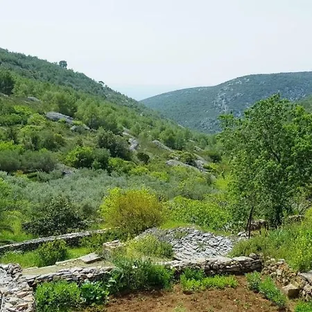 Villa Duboka, Otok Vis Komiža