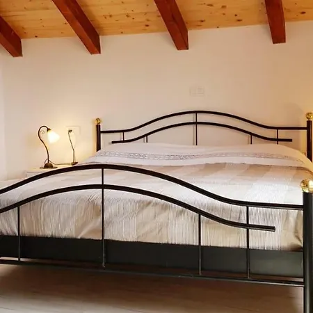 Duboka, Otok Vis Villa