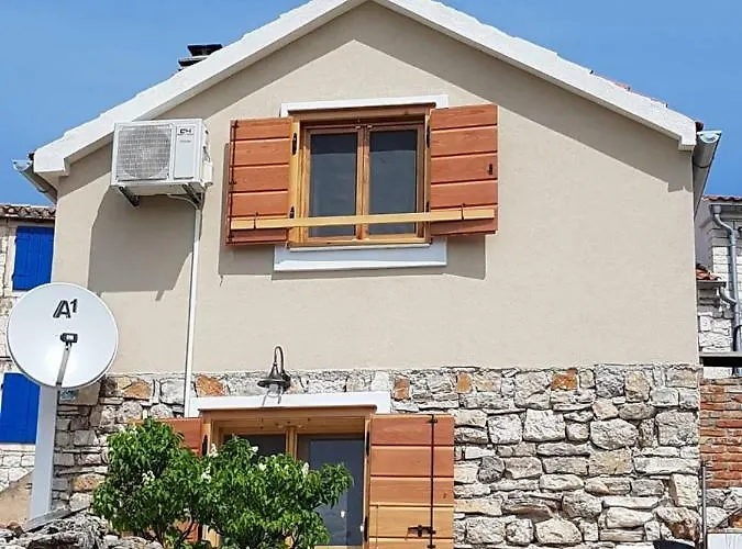 Duboka, Otok Vis Villa *